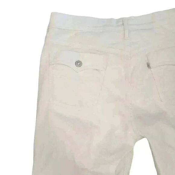 Levi's Women's 515 Capri White Cotton/Spandex Denim Capri Pants - Picture 9 of 13